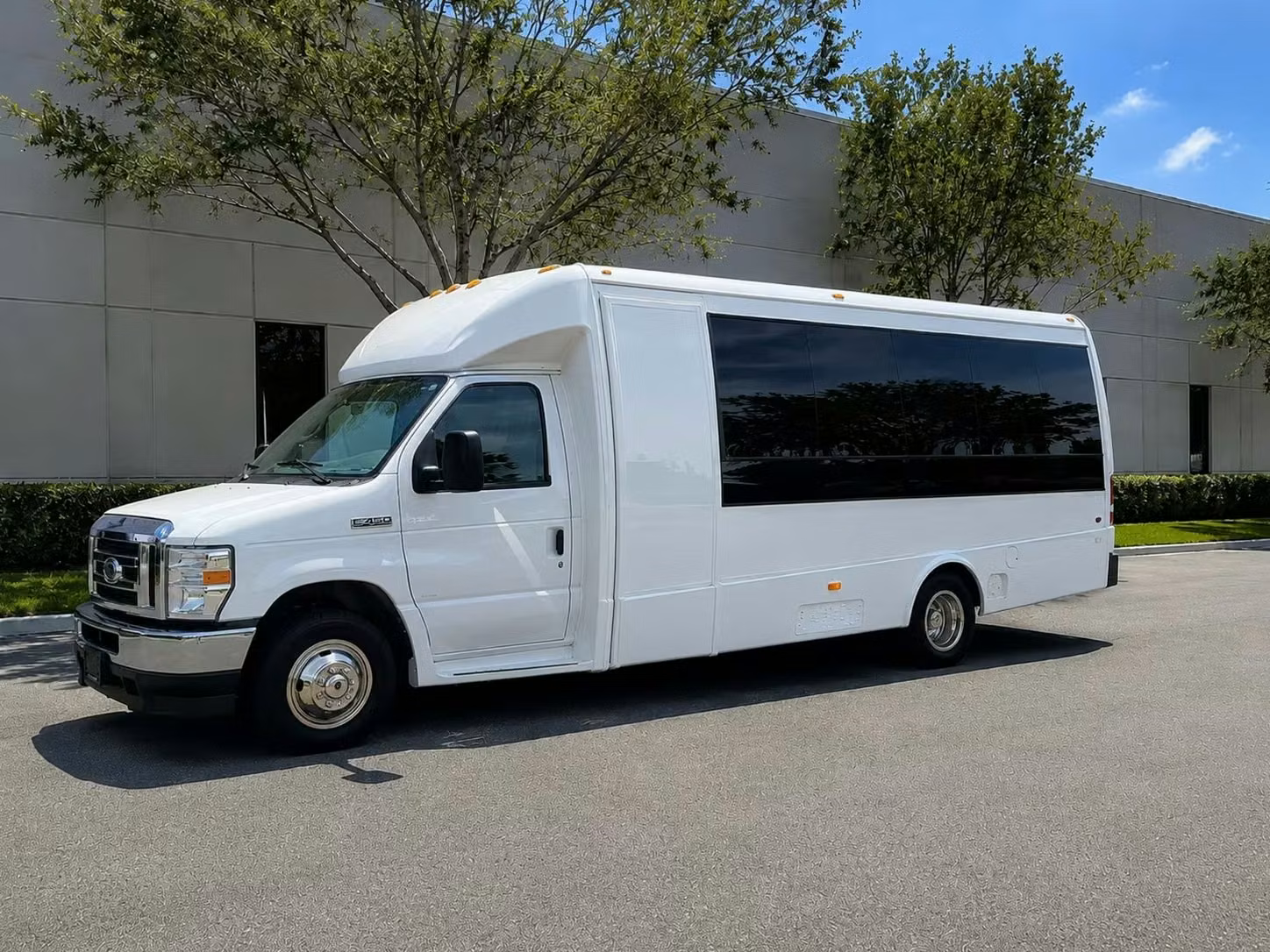 15 passenger minibus